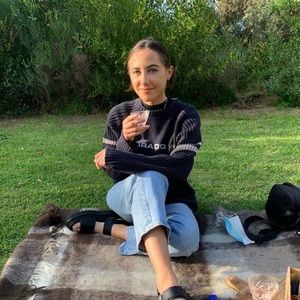 Meet your Posher, Clea